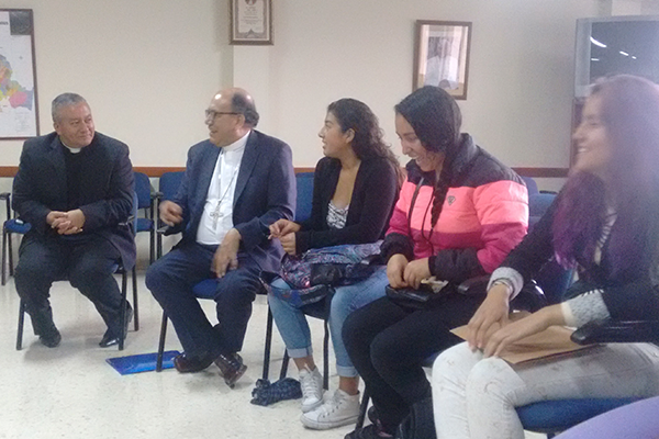 Mujer Estudia - Te ayudamos